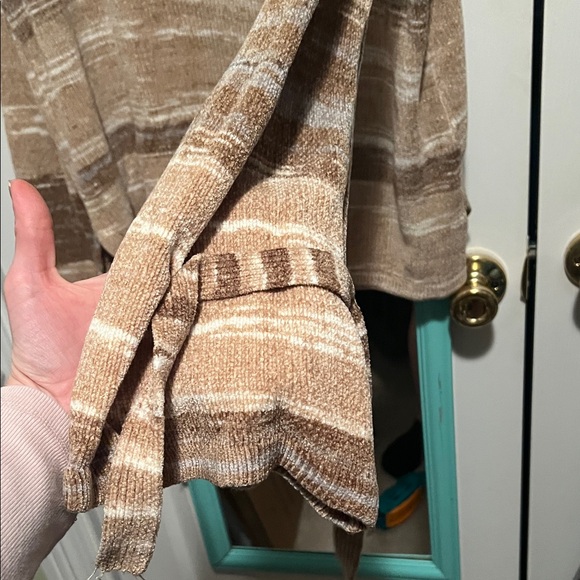 St. John's Bay Brown Sweater - Picture 8 of 10